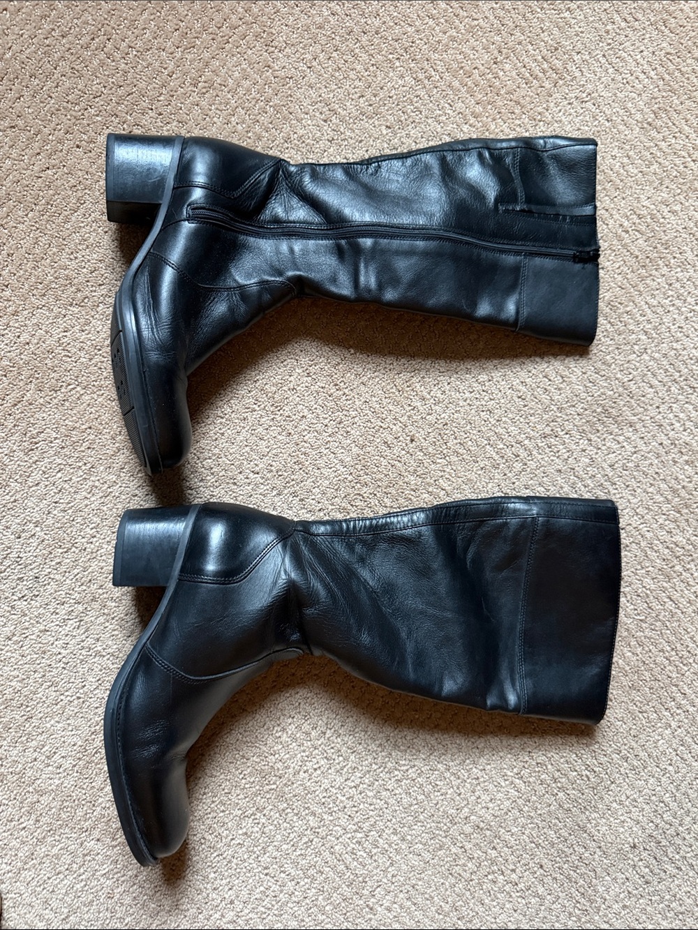 La Canadienne Women's Black Leather Mid-Calf Boots Size 11